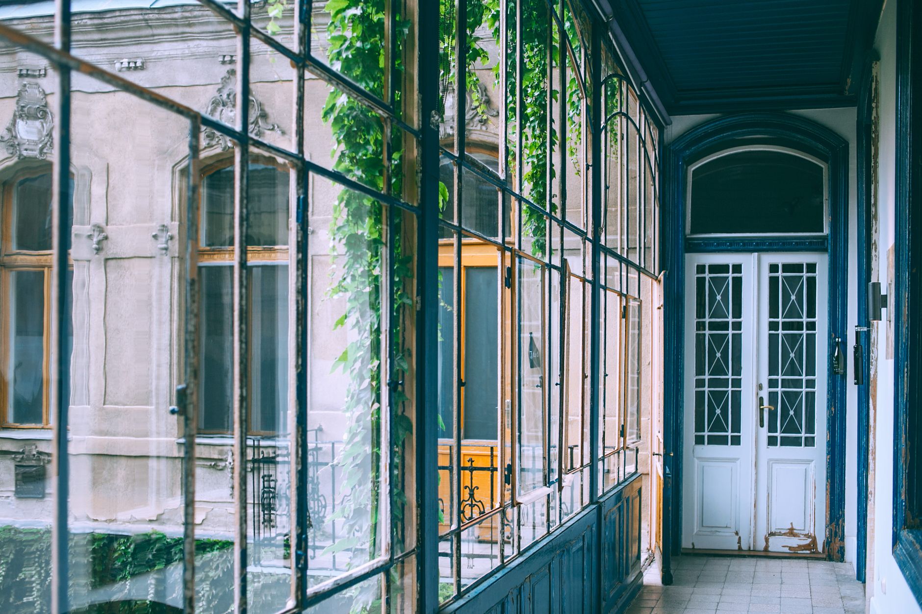 Glass door and automatic door systems