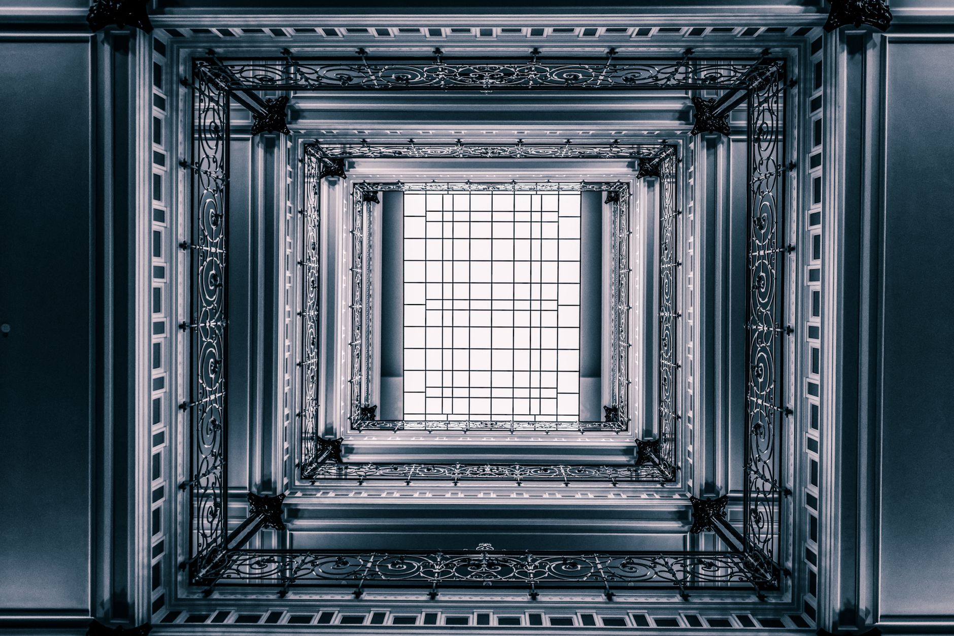 عناصر الملف والاتصال